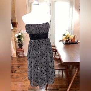 London Times Black & White strapless Babydoll Dress. Size 6
